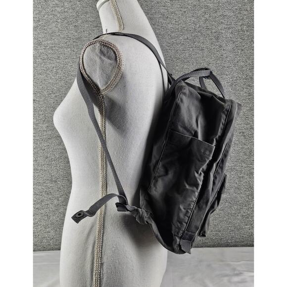 FJALLRAVEN UNISEX SUPER GREY KANKEN BACKPACK - Picture 3 of 14